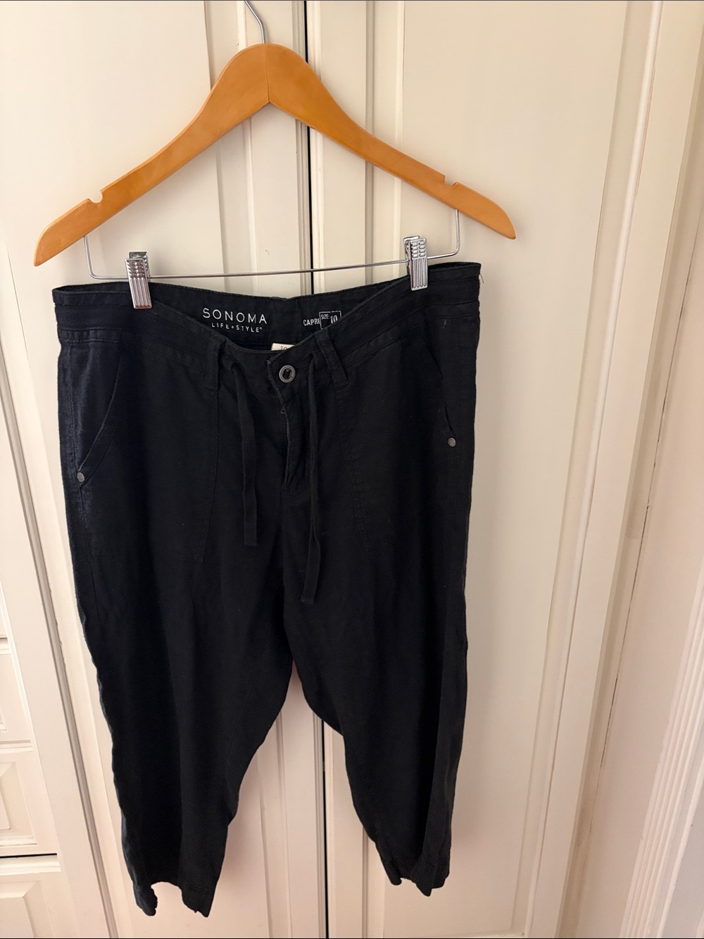 Women's Black Casual Drawstring Capris